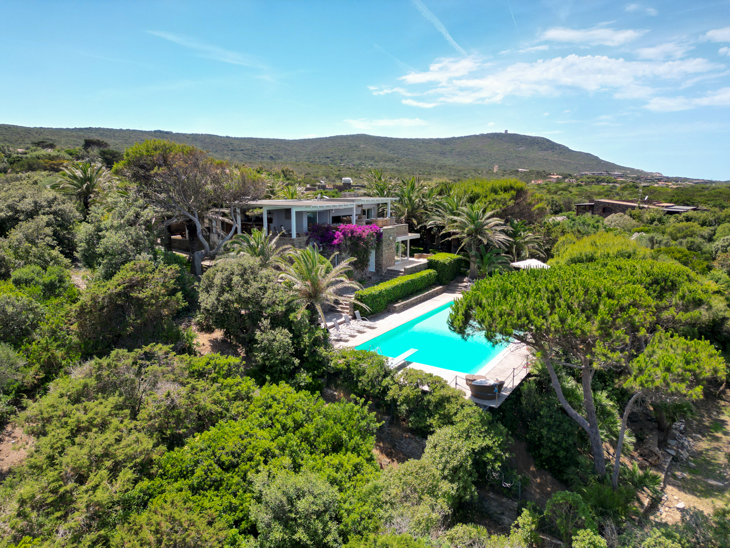 Prestigiosa Villa con Piscina, Jacuzzi e Vista Mare foto 17