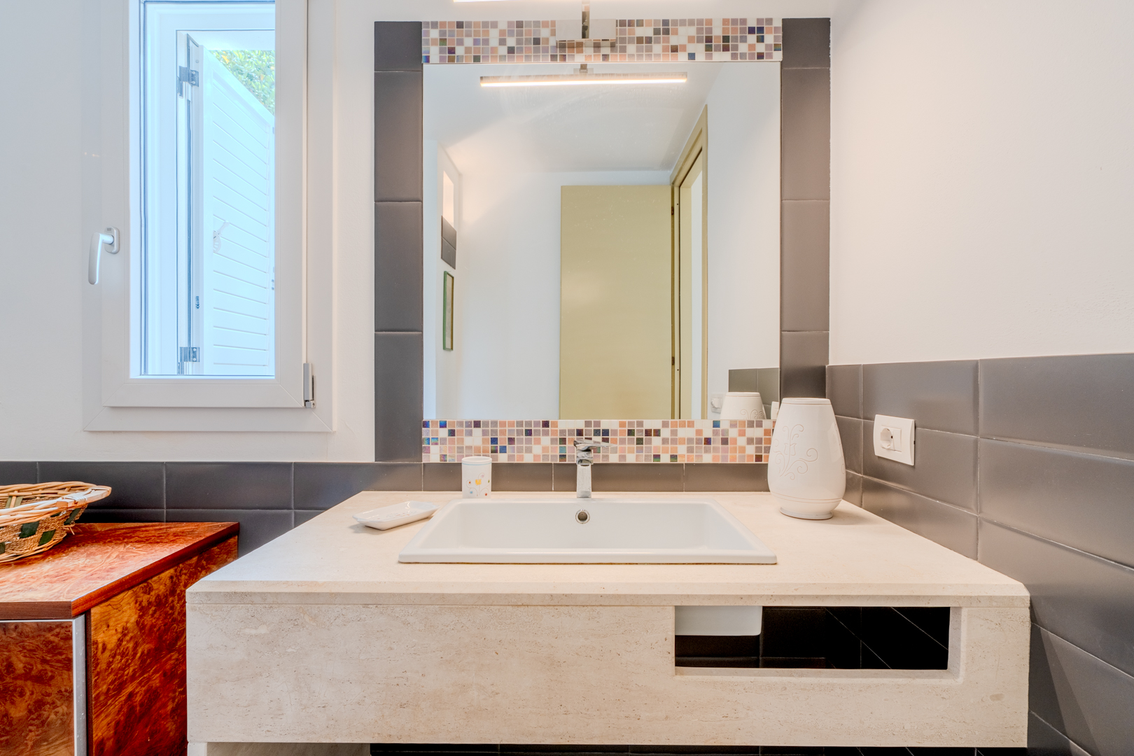 Prestigiosa Villa con Piscina, Jacuzzi e Vista Mare foto 31