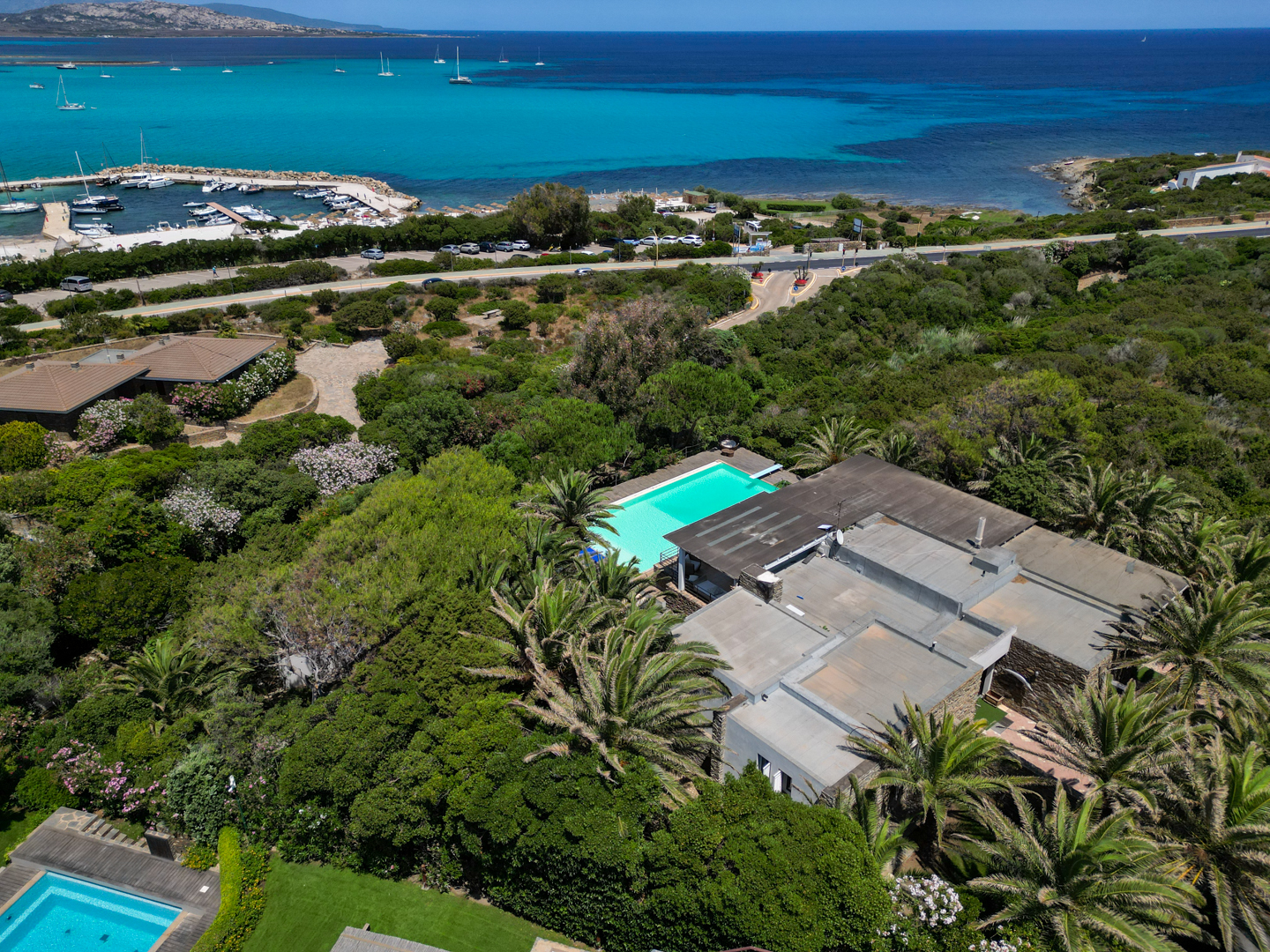 Prestigiosa Villa con Piscina, Jacuzzi e Vista Mare foto 20
