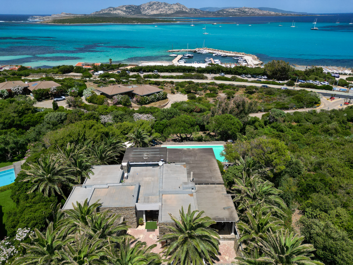 Prestigiosa Villa con Piscina, Jacuzzi e Vista Mare foto 21