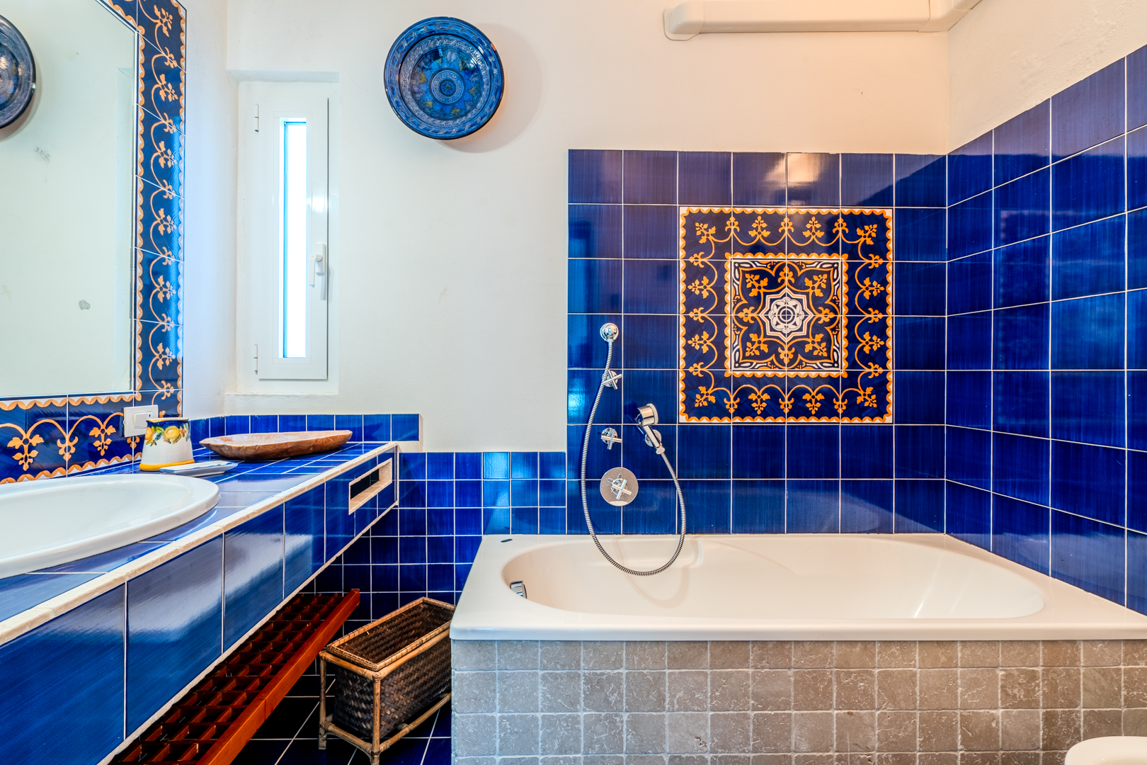 Prestigiosa Villa con Piscina, Jacuzzi e Vista Mare foto 77